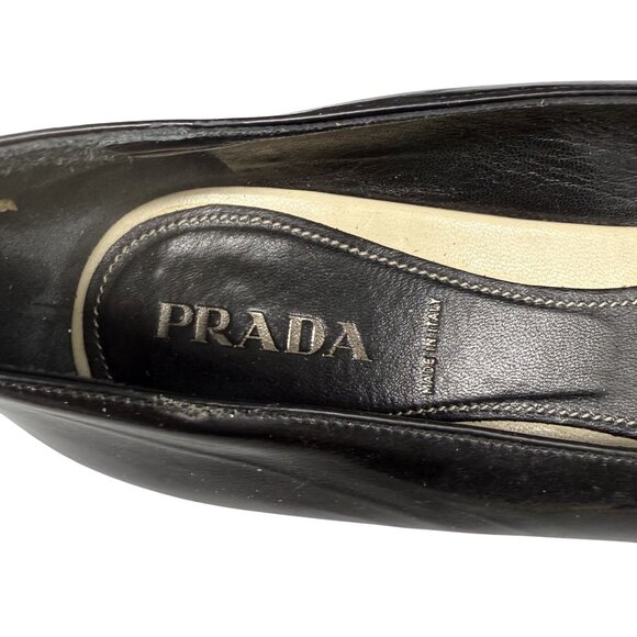 Prada Women's Flats Sz 39/US 8.5 Black Patent Leather Pointed Toe Criss-Cross - Picture 2 of 8